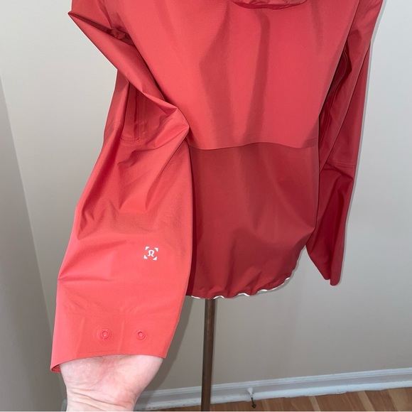 Lululemon Glyde Outpour Shell Rain Windbreaker Jacket In Salmon Pink Size Small - Picture 9 of 16